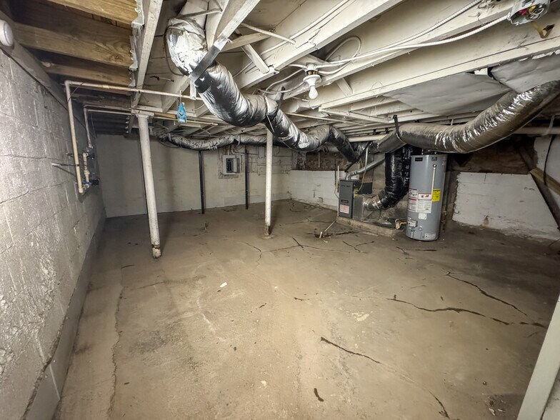 More Photos Of 1220-1222 Parsons Ave, Columbus Storefront Retail Residential For Sale