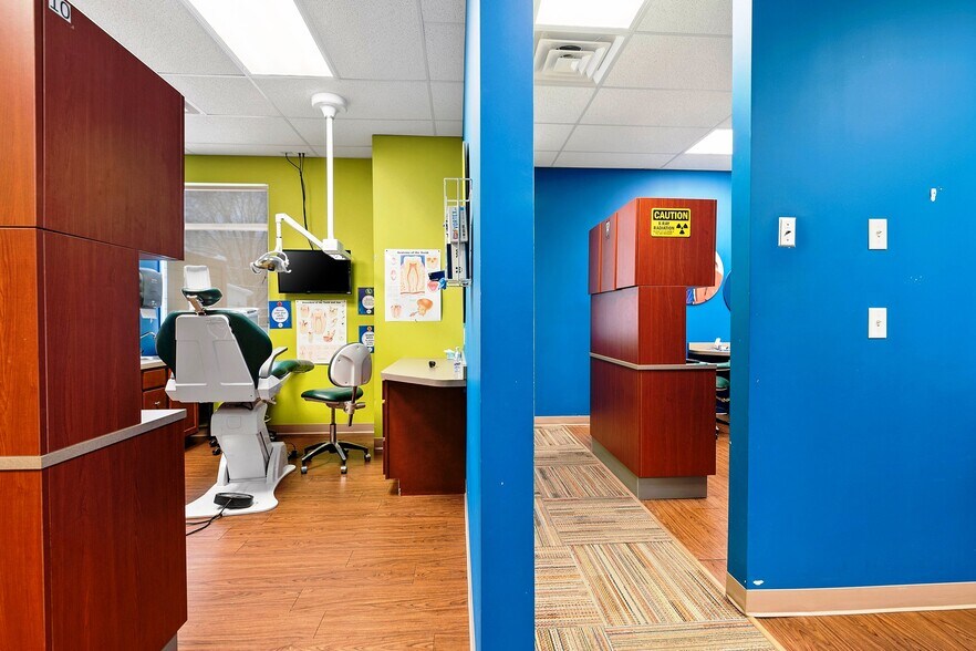 More Photos Of 1931 Main St, Green Bay Medical For Sale
