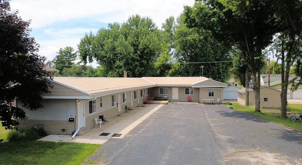 More Photos Of 511 Vine St, Wisconsin Dells Apartments For Sale