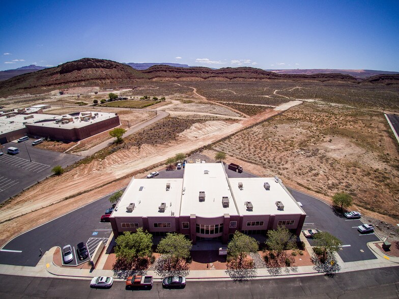 More Photos Of 705 S 5300 W, Hurricane Flex For Lease