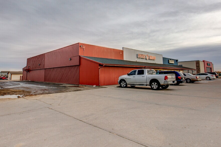 More Photos Of 100 Bennett Ave, Bennett Freestanding For Lease