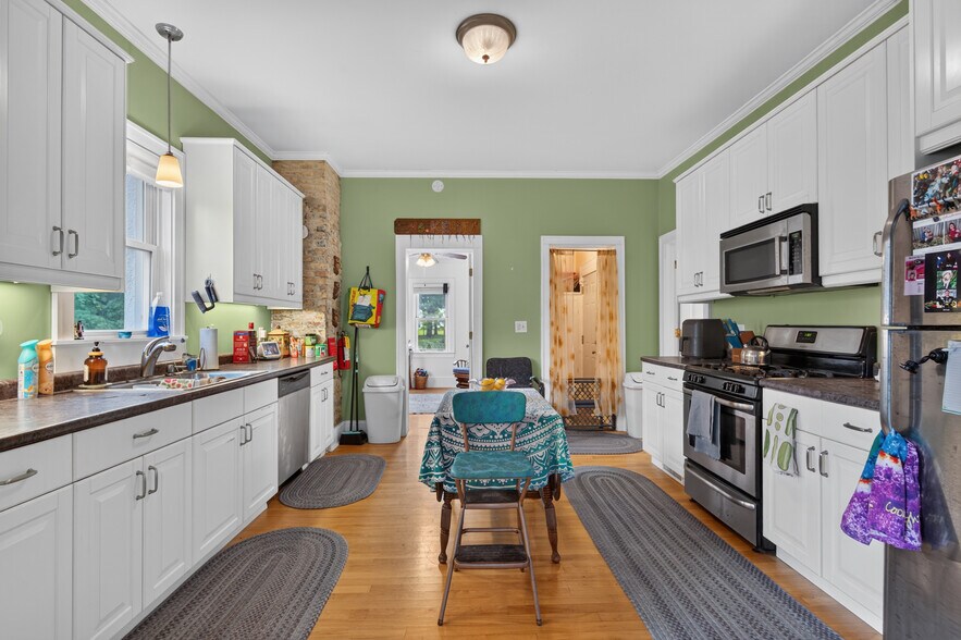 More Photos Of 446 Madison St NE, Minneapolis Multifamily For Sale