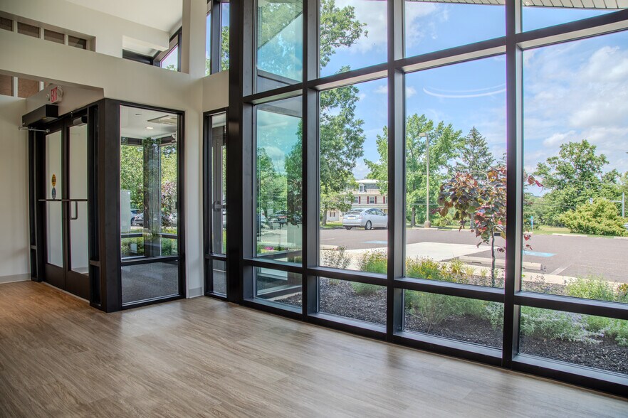 More Photos Of 1001-1019 S Broad St, Lansdale Medical For Lease