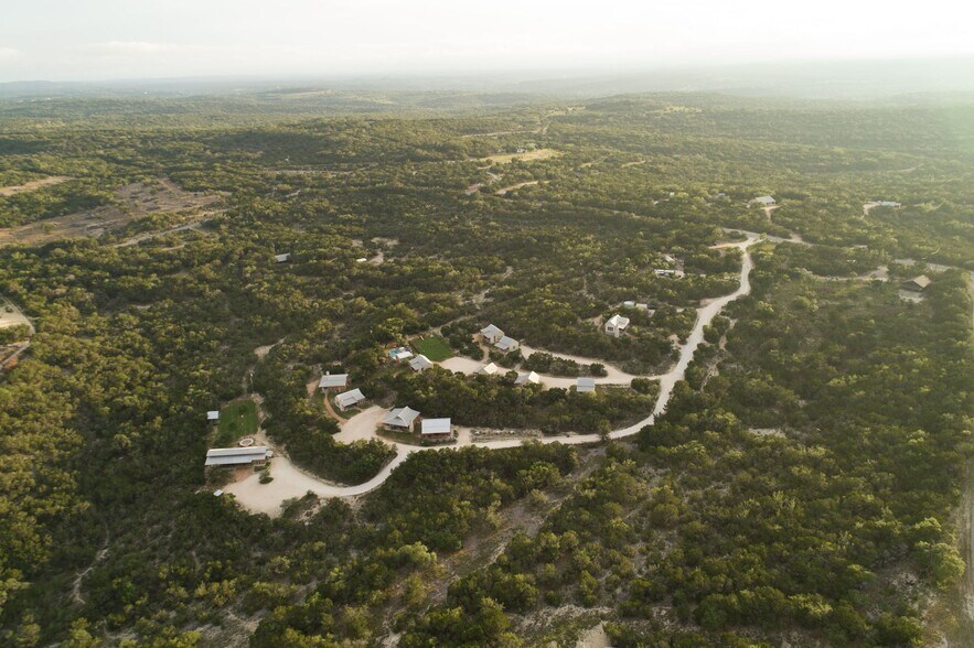 More Photos Of 7400 McGregor Ln, Dripping Springs Hotel For Sale