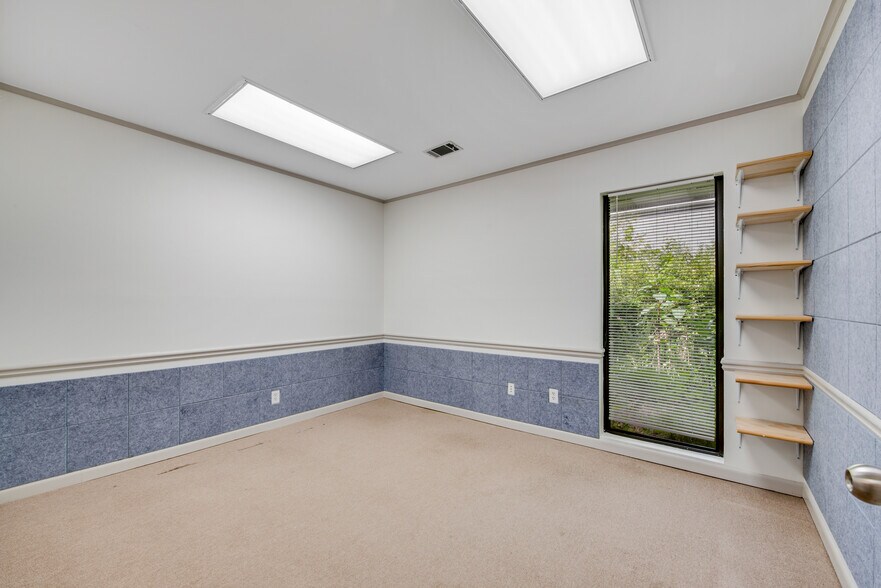 More Photos Of 11205 Alpharetta Hwy, Roswell Office Residential For Sale