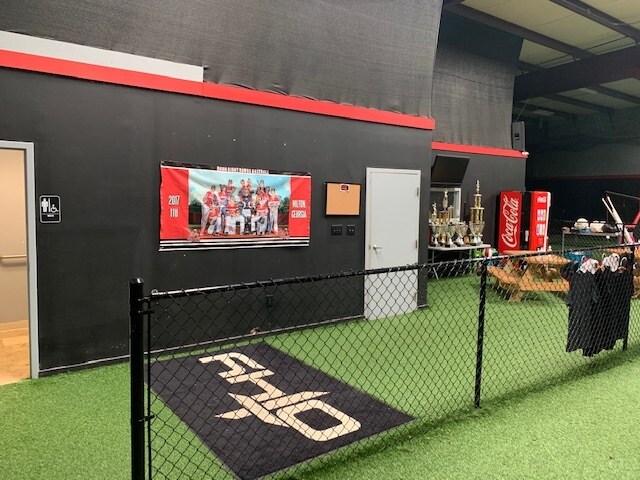 More Photos Of 1060 Union Center Dr, Alpharetta Distribution For Lease