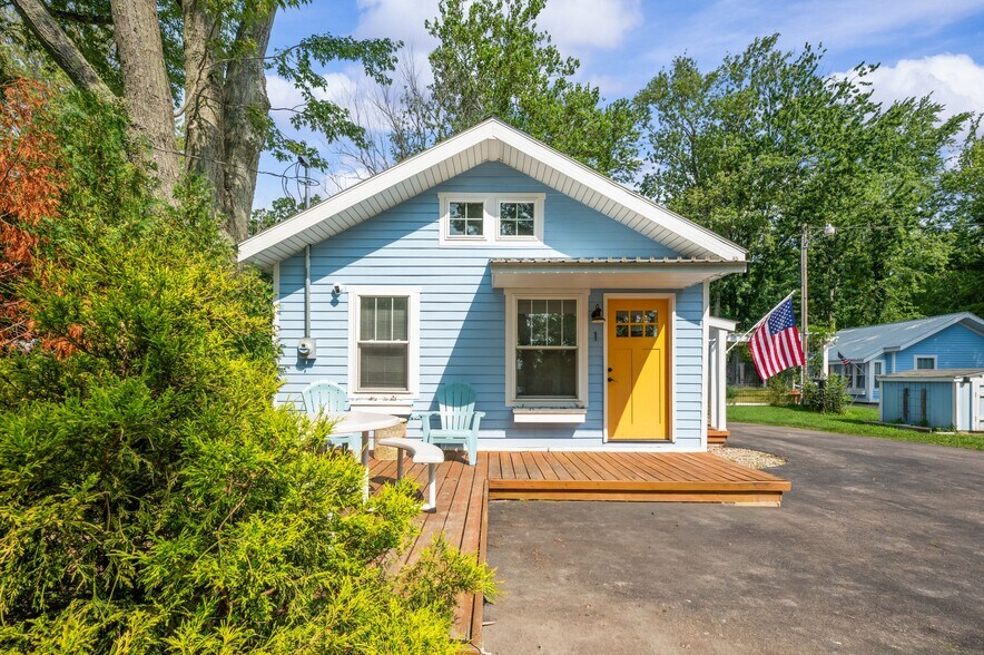 More Photos Of 5358 Paw Paw Lake Rd, Coloma Apartments For Sale