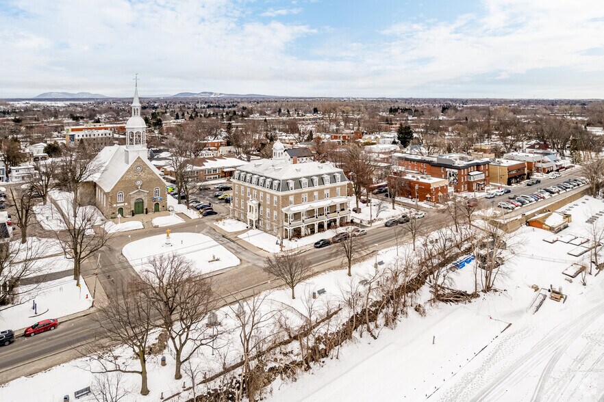 More Photos Of 550 Boul Marie-Victorin, Boucherville Congregate Senior Housing For Sale