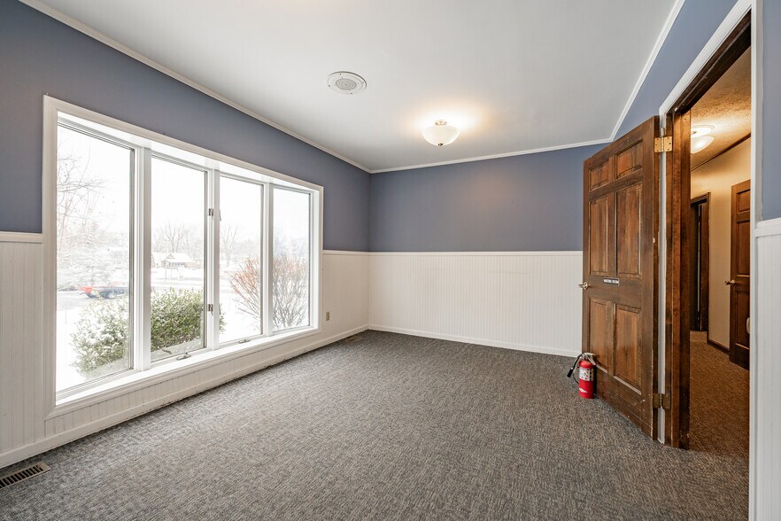 More Photos Of 814 E Washington St, Greencastle Medical For Sale