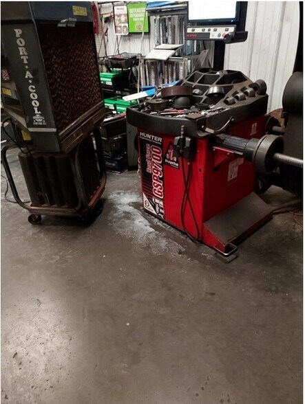 More Photos Of 301 N Logan St, Gaffney Auto Repair For Sale