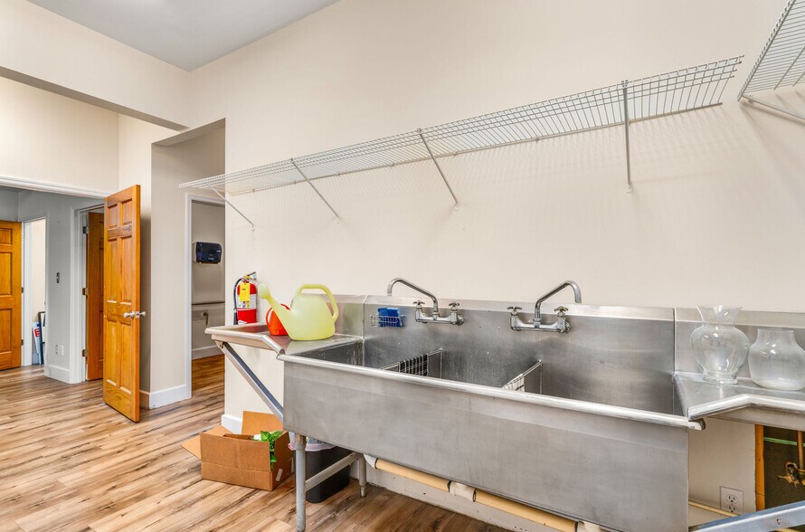 More Photos Of 51 Market St, Apalachicola Storefront Retail Residential For Lease