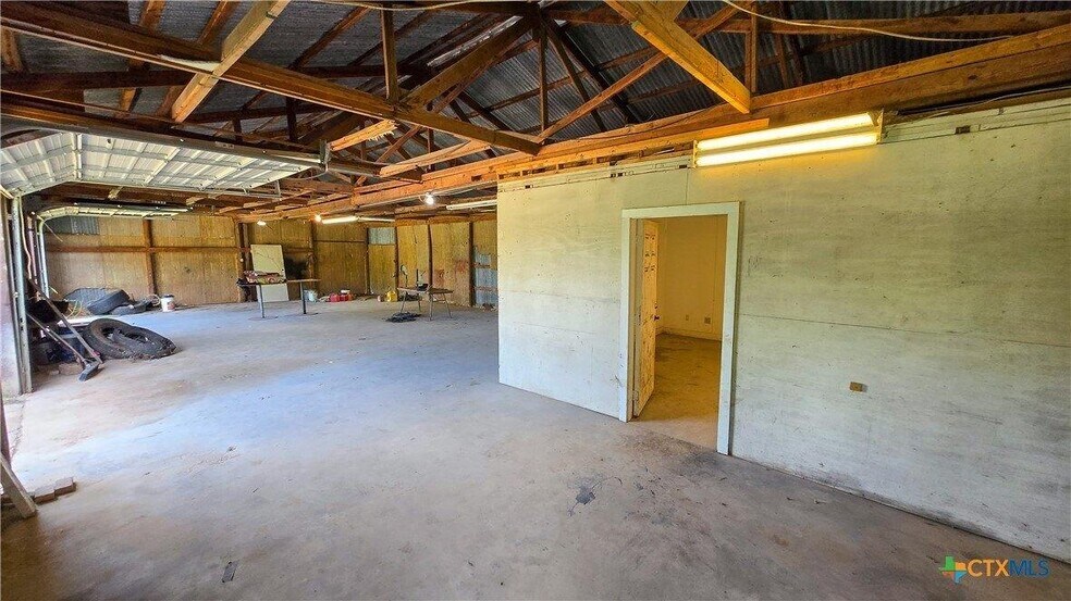 More Photos Of 1711 Holland Rd, Belton General Retail For Sale