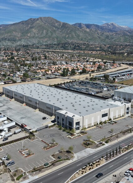 More Photos Of 27400 5th St, Highland Warehouse For Lease