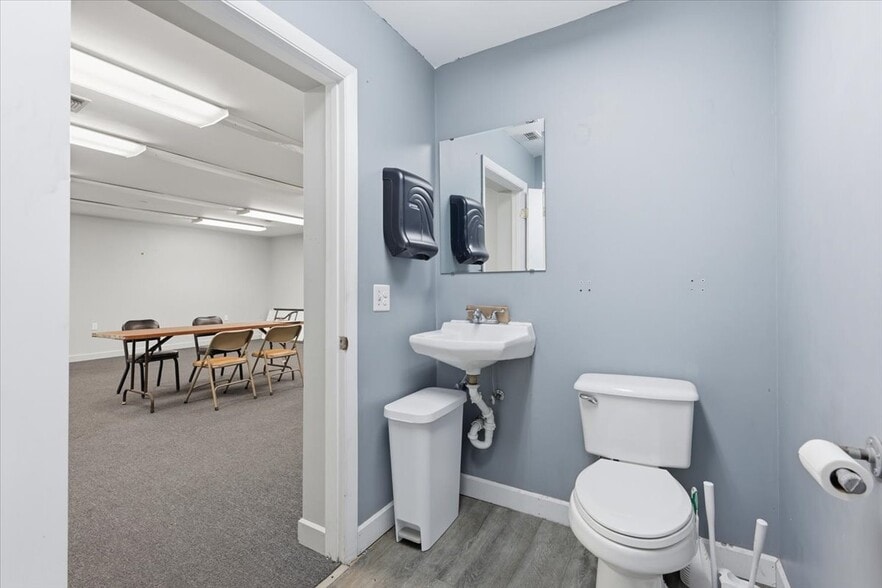 More Photos Of 1020 Wilfred Dr, Orlando Industrial For Sale