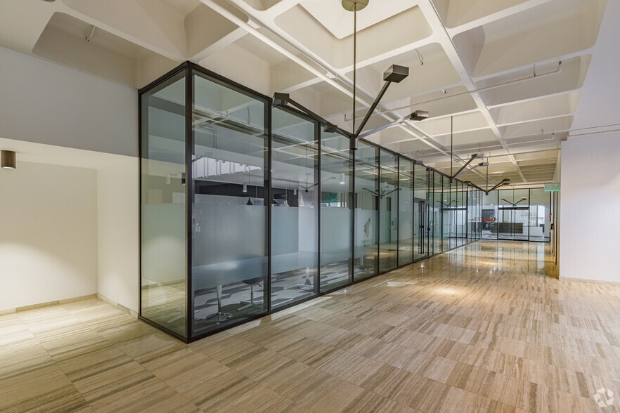 More Photos Of 2550 5th Ave, San Diego Office For Lease