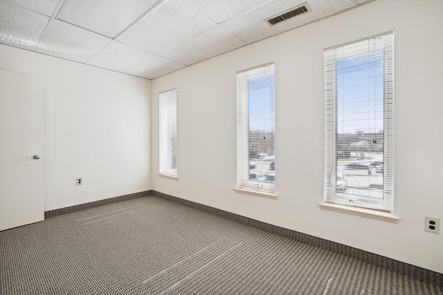 More Photos Of 9522 State Route 29, Fairfax Loft Creative Space For Sale