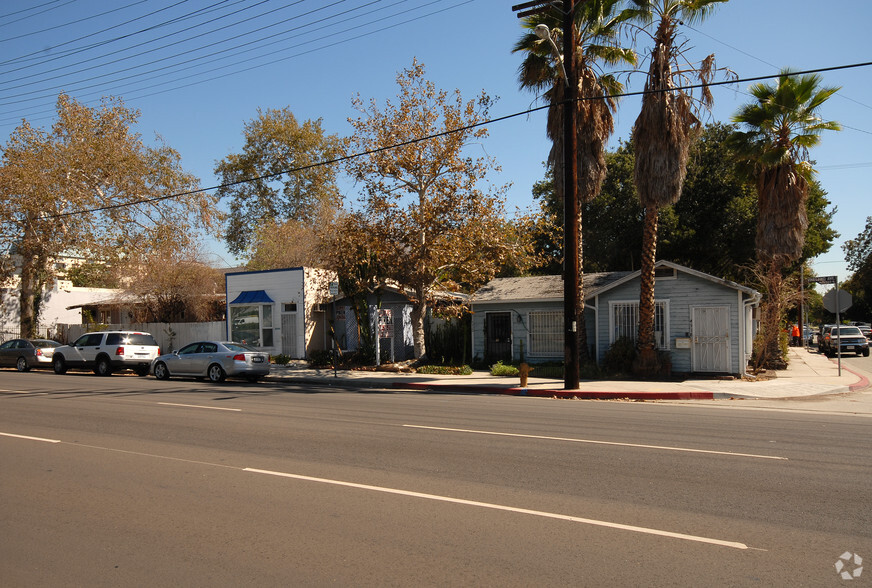 Primary Photo Of 4926 Vineland Ave, North Hollywood Office For Lease