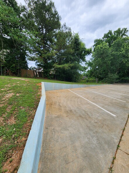 More Photos Of 3463 Flat Shoals Rd, Decatur Office Residential For Sale