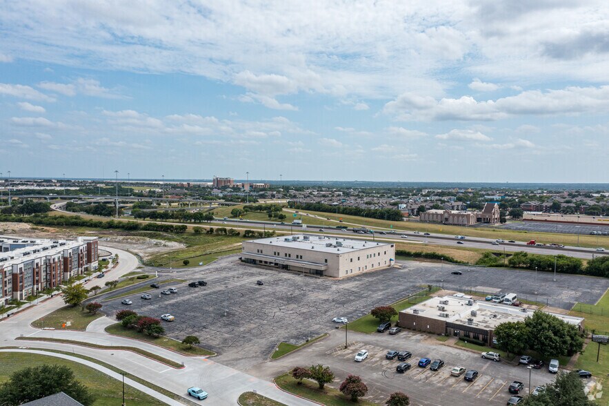 More Photos Of 7330 S Westmoreland Rd, Dallas Office For Lease