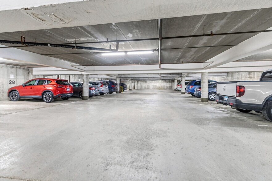 More Photos Of 7807 Creekridge Cir, Bloomington Office For Sale