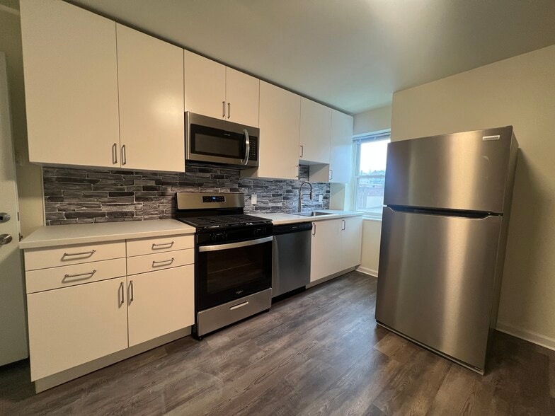 More Photos Of 609 Ann St, Homestead Storefront Retail Residential For Sale