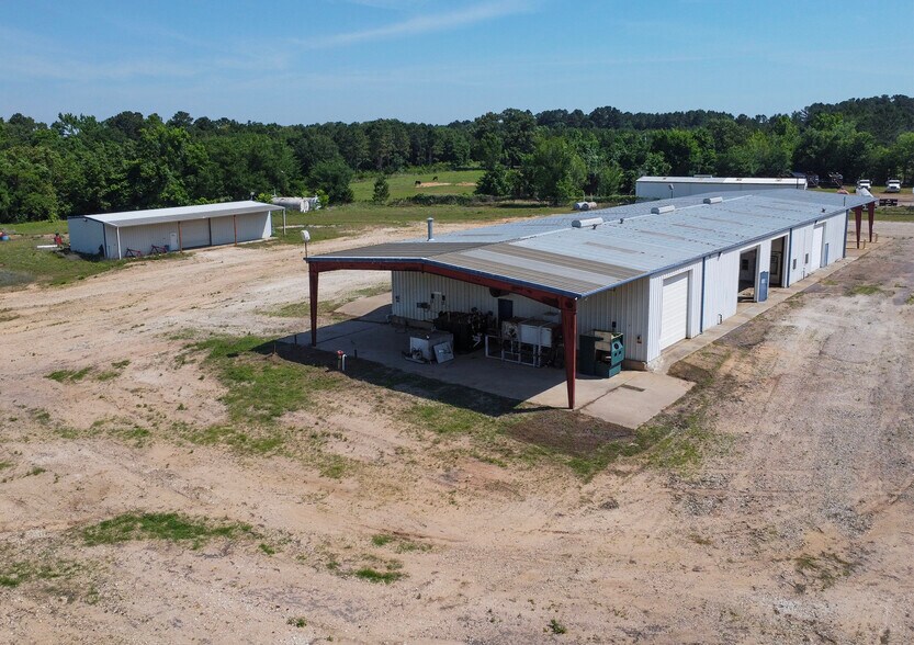More Photos Of 5425 W Oak St, Palestine Flex For Lease