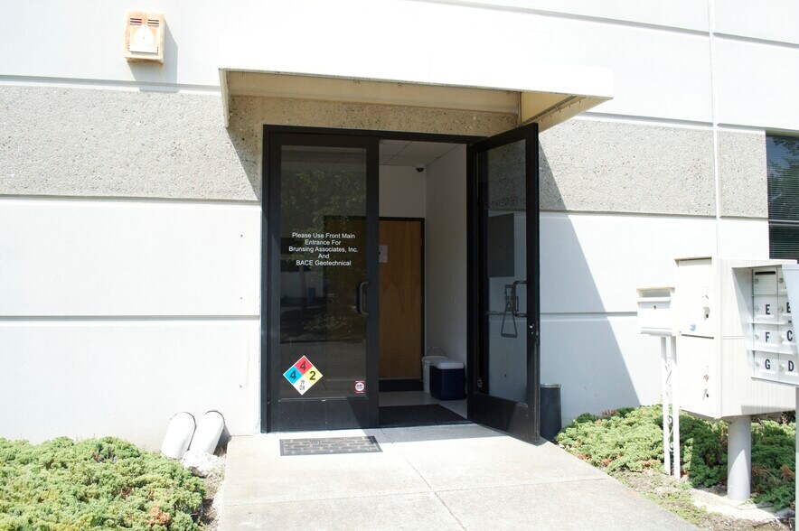 More Photos Of 5468 Skylane Blvd, Santa Rosa Research And Development For Lease
