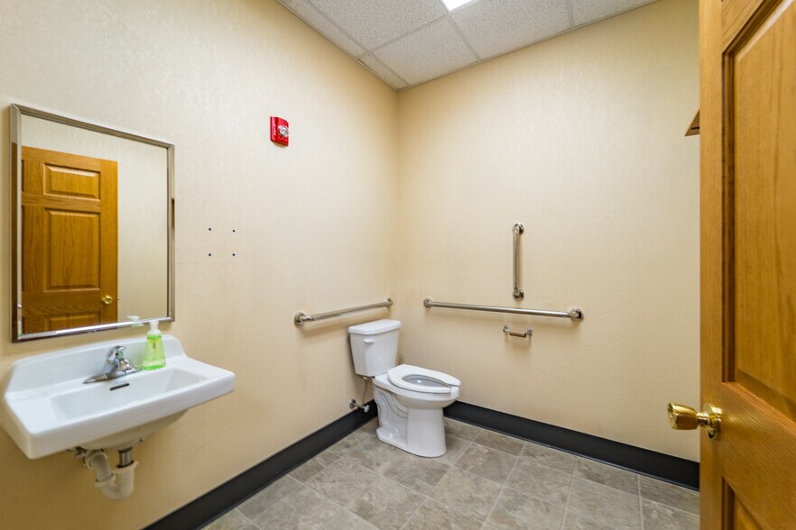 More Photos Of 2201 Grand Ave, Wausau Unknown For Lease