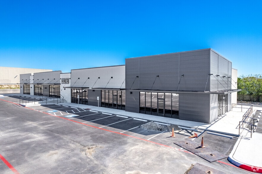 More Photos Of 8190-8214 FM 78, Converse Storefront For Sale