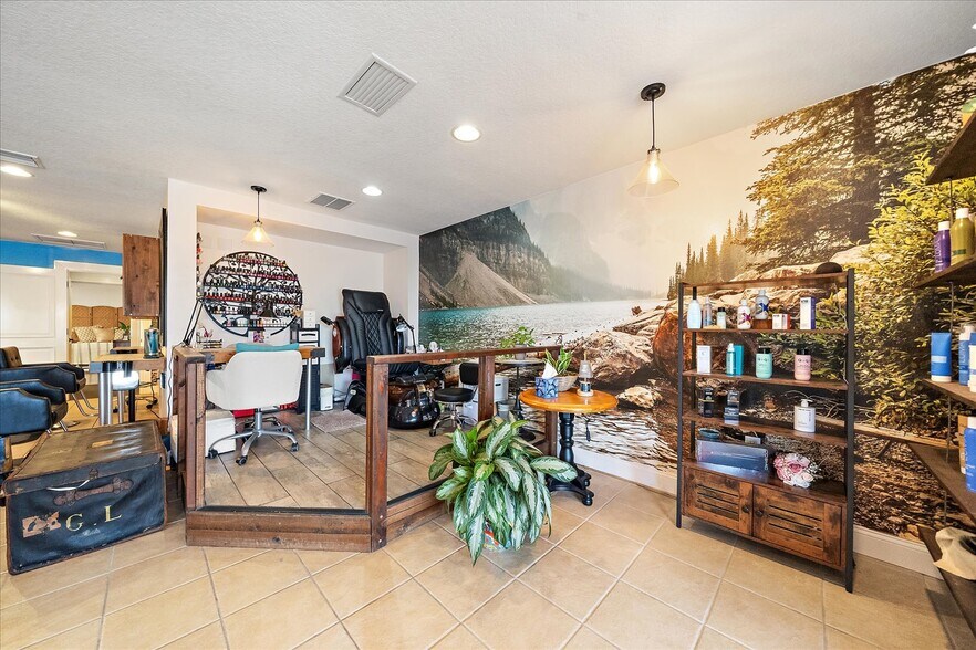 More Photos Of 2072-2074 Constitution Blvd, Sarasota Office For Sale