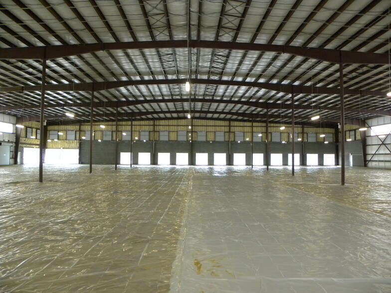 More Photos Of 137 Worth Beverage Dr, Burgaw Warehouse For Lease
