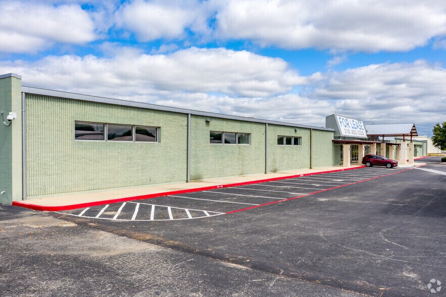 More Photos Of 2735 Austin Hwy, San Antonio Office For Sale