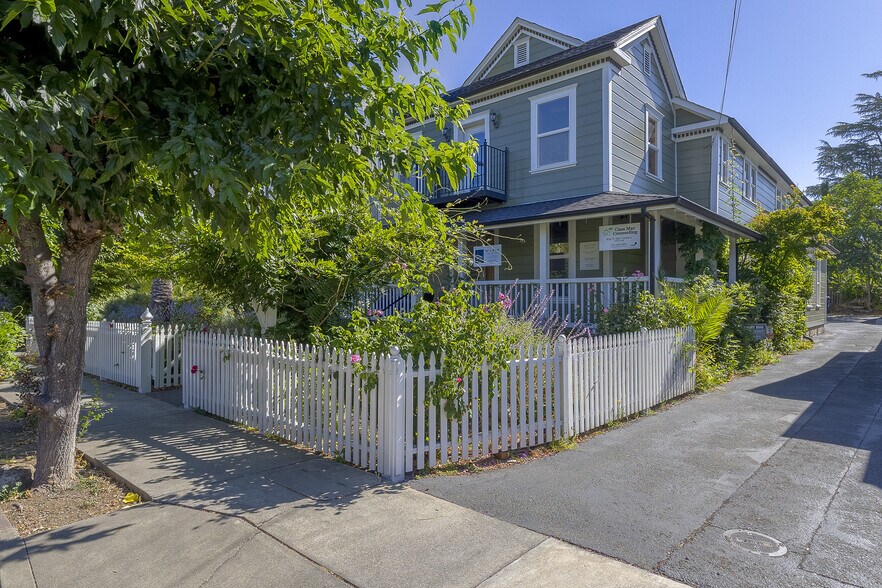 Primary Photo Of 230 Center St, Healdsburg Office For Lease
