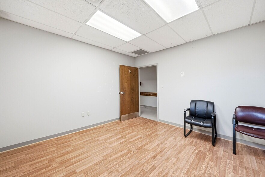 More Photos Of 329 Wesley St, Johnson City Medical For Sale