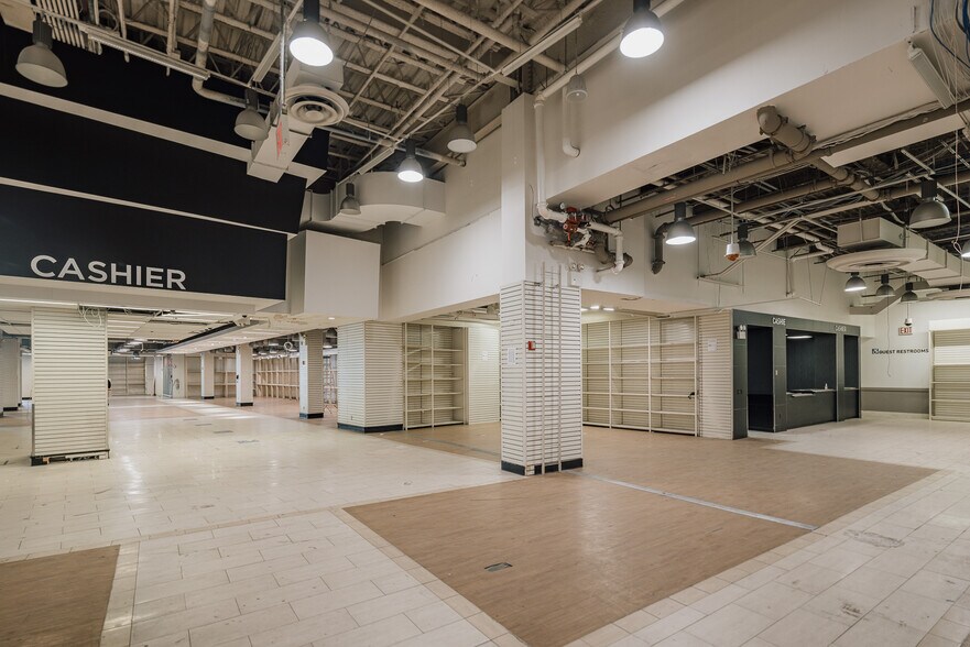 More Photos Of 423 88th St, Brooklyn Parking Garage For Sale