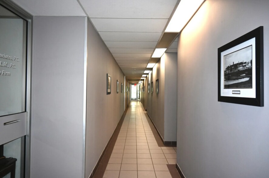 More Photos Of 1133 E Maple Rd, Troy Office For Sale