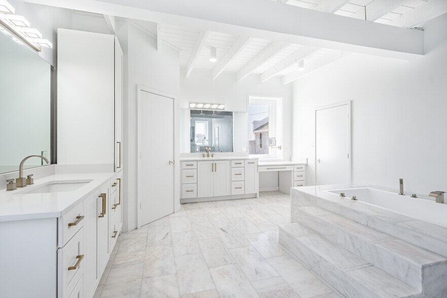 More Photos Of 3157 Tchoupitoulas St, New Orleans Service For Lease