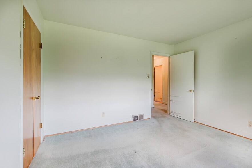 More Photos Of 3025 Breckenwood Dr, Lexington Multifamily For Sale