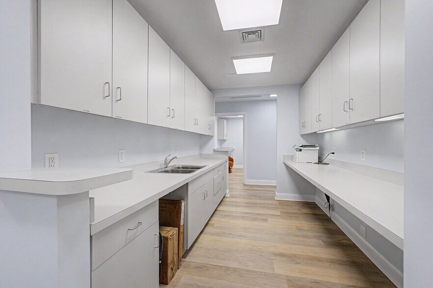 More Photos Of 170 Changebridge Rd, Montville Office For Sale