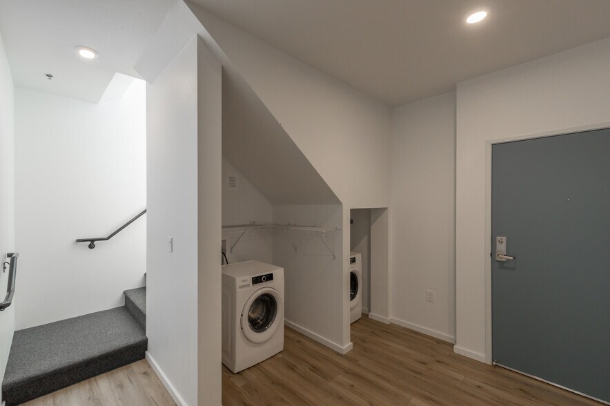 More Photos Of 1033 W 5th St, Chico Apartments For Sale