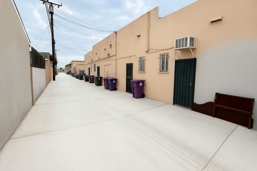 More Photos Of 2074 Santa Fe Ave, Long Beach General Retail For Lease