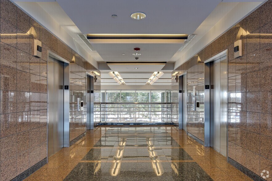 More Photos Of 1400 Opus Pl, Downers Grove Office For Lease