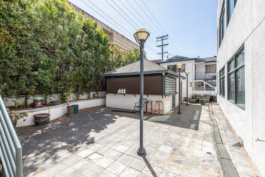 More Photos Of 350 W Arden Ave, Glendale Office For Lease