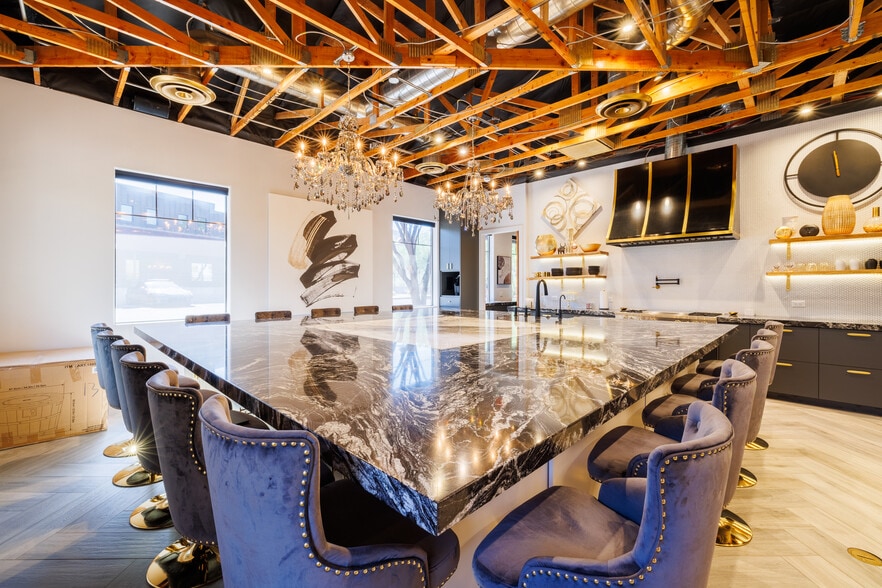 More Photos Of 7100 E Cave Creek Rd, Cave Creek Office Residential For Lease