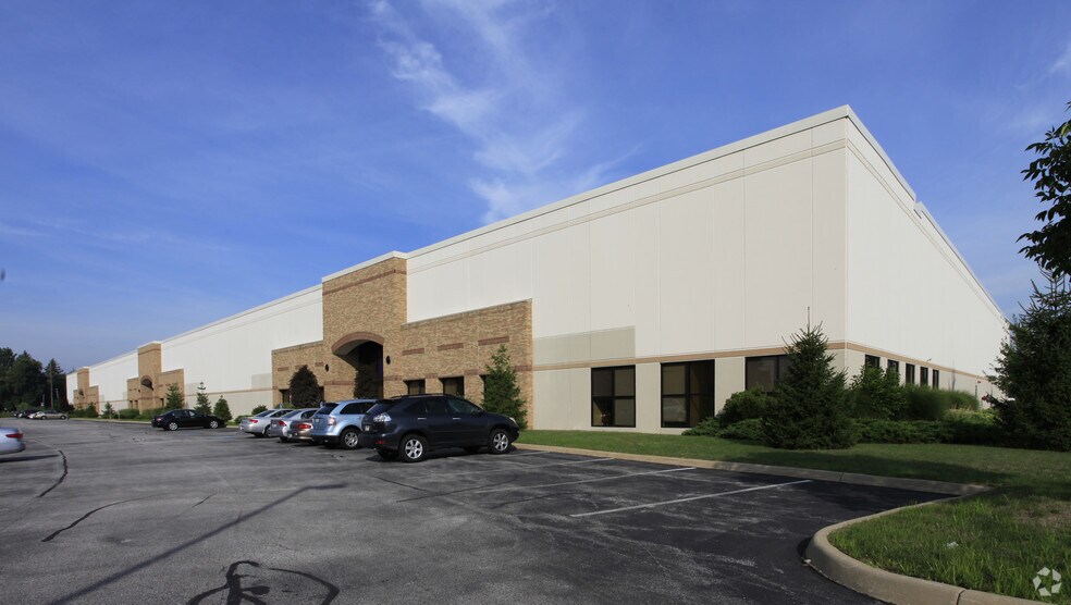 Primary Photo Of 7900 Cochran Rd, Solon Distribution For Lease