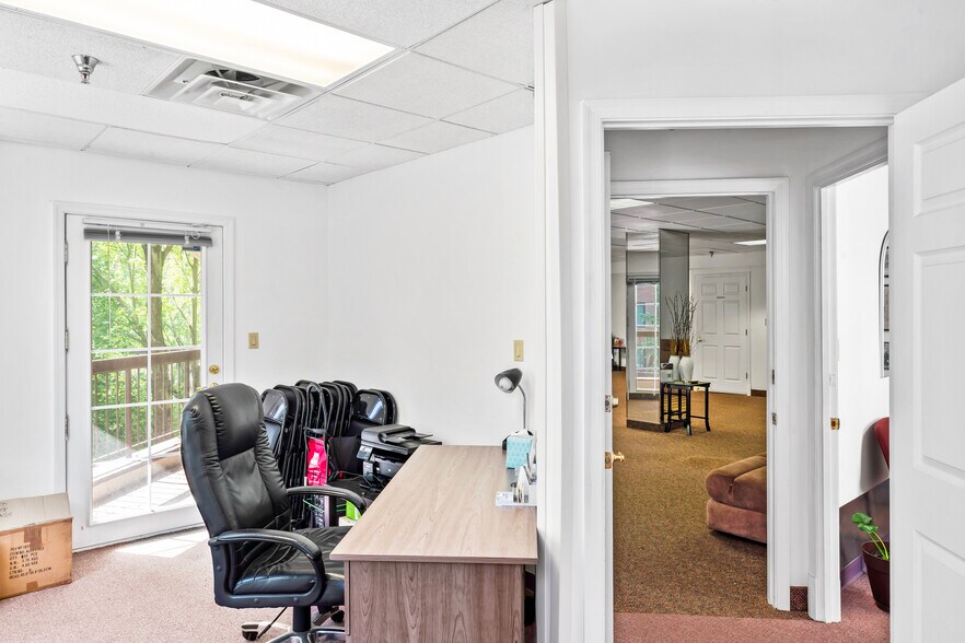 More Photos Of 4600 N Park Ave, Chevy Chase Medical For Sale