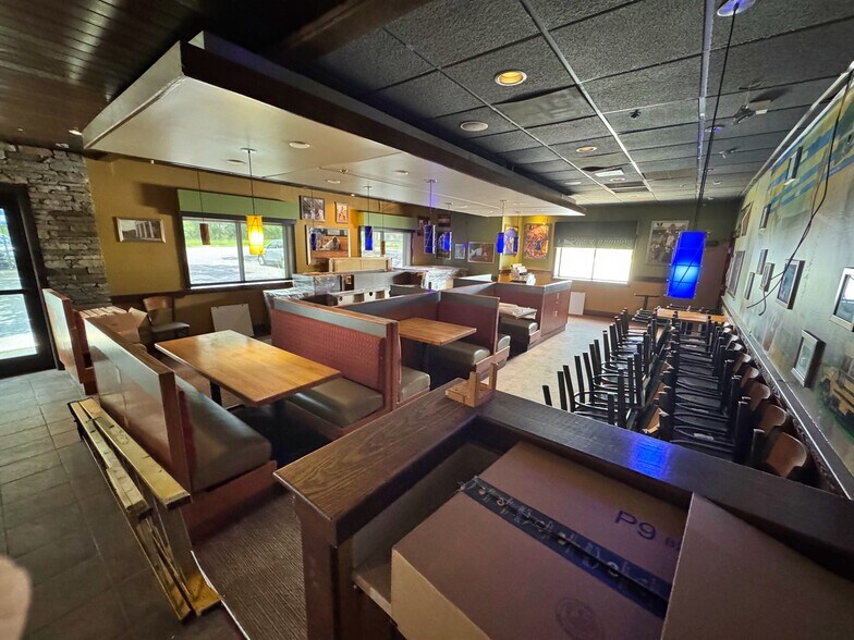 More Photos Of 1355 Apalachee Pky, Tallahassee Hotel For Lease