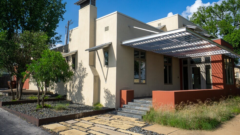 More Photos Of 106 Bagdad Ave W, Round Rock Office For Sale