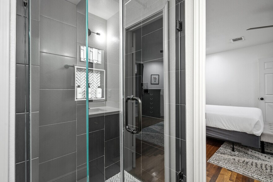 More Photos Of 3404 Rosedale St, Houston Multifamily For Sale