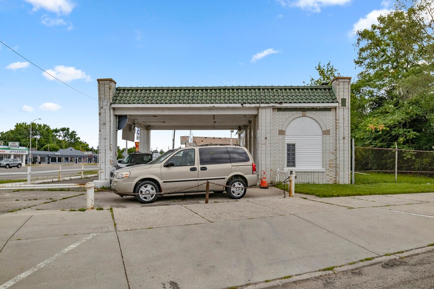 More Photos Of 14760 Gratiot Ave, Detroit Specialty For Sale